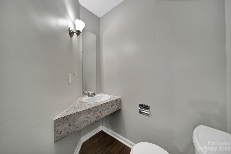 Property image 4 at 7918 Princess Ann Drive, Charlotte, NC 28212