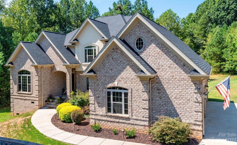 108 Winding Forest Drive