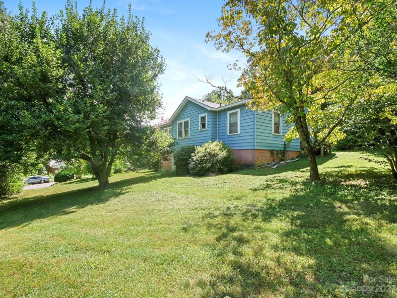 Property image 4 at 27 Old Chunns Cove Road, Asheville, NC 28805