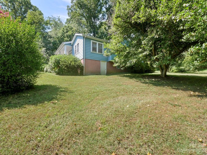 Property image 5 at 27 Old Chunns Cove Road, Asheville, NC 28805