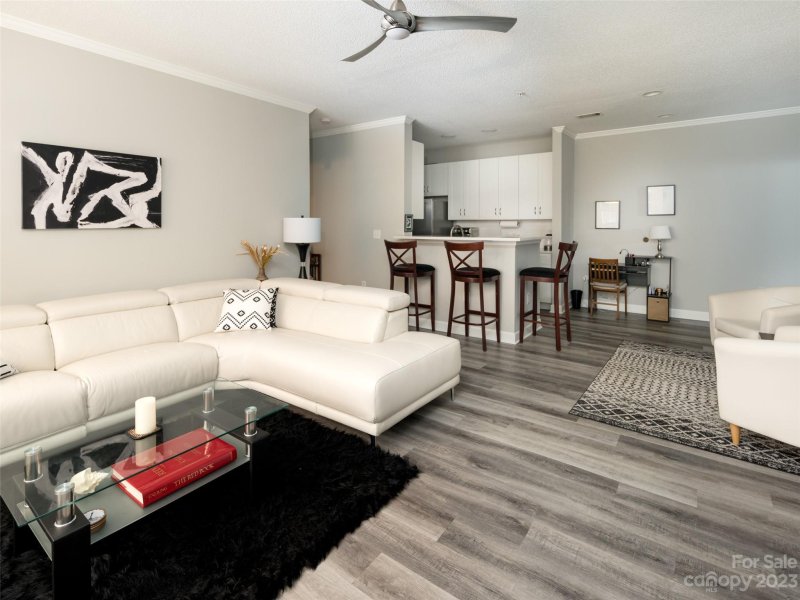 2000 Olde Eastwood Village Boulevard