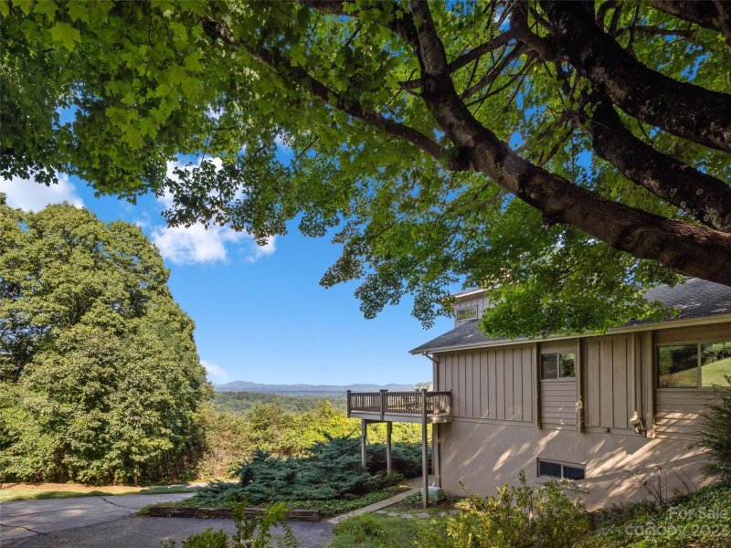 Property image 3 at 120 Country Ridge Road, Laurel Park, NC 28739