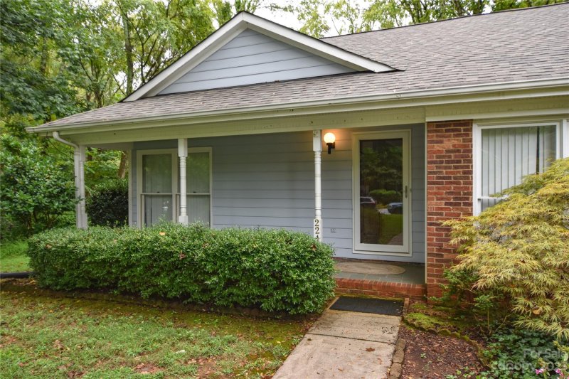 Property image 4 at 224 Withershinn Drive, Charlotte, NC 28262
