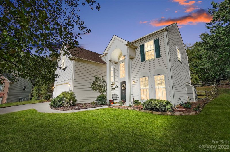 Property image 2 at 711 Moss Creek Drive, Matthews, NC 28105