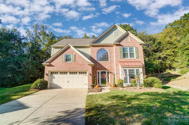 Property image 2 at 705 Moss Creek Drive, Matthews, NC 28105