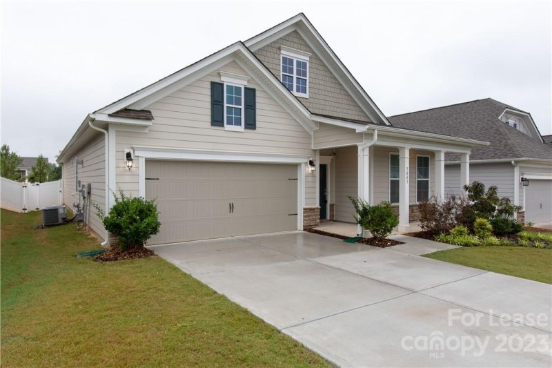 Property image 4 at 7843 Fountaingrass Lane, Sherrills Ford, NC 28673