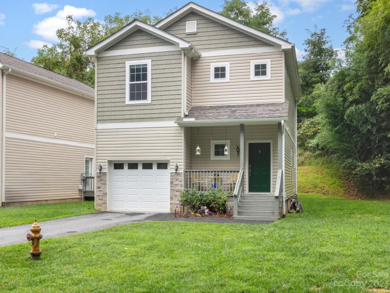 8 Willow Shade Drive