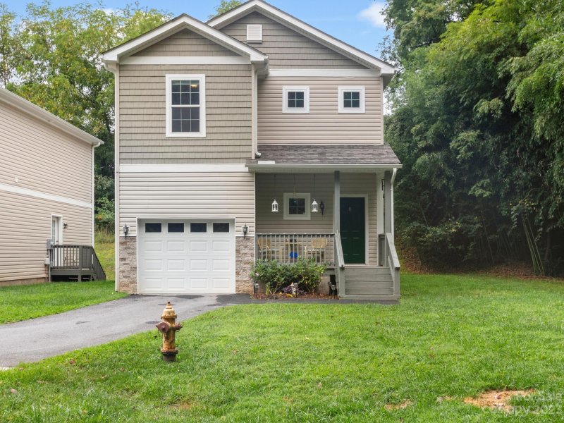 Property image 2 at 8 Willow Shade Drive, Asheville, NC 28806