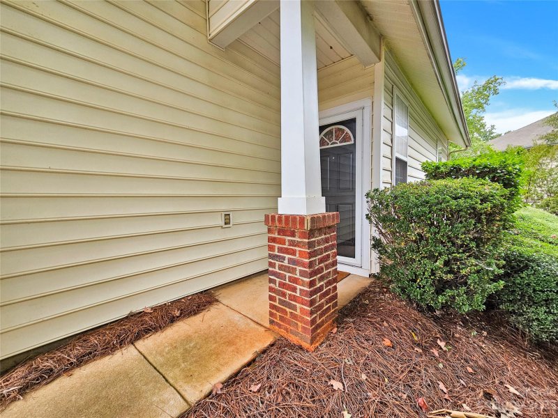 Property image 3 at 8410 Chaceview Court, Charlotte, NC 28269
