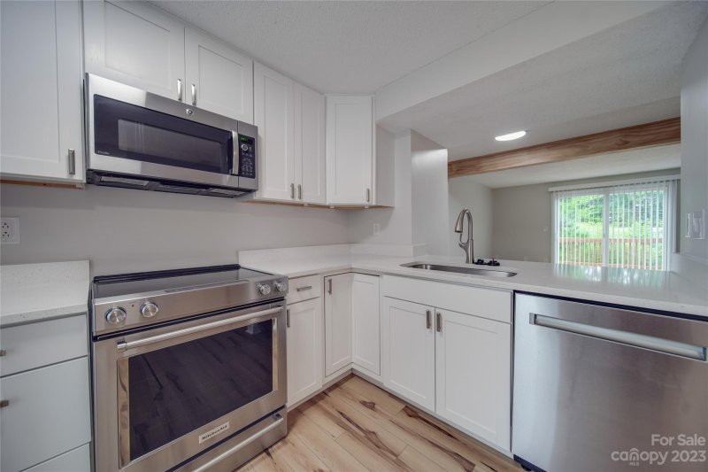 Property image 4 at 9616 Vinca Circle, Charlotte, NC 28213