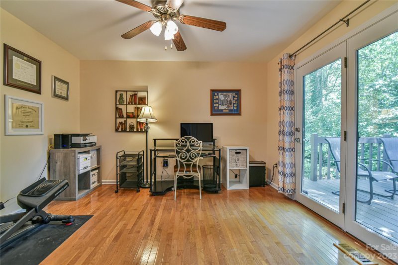 Property image 5 at 26 Trillium Court, Asheville, NC 28805