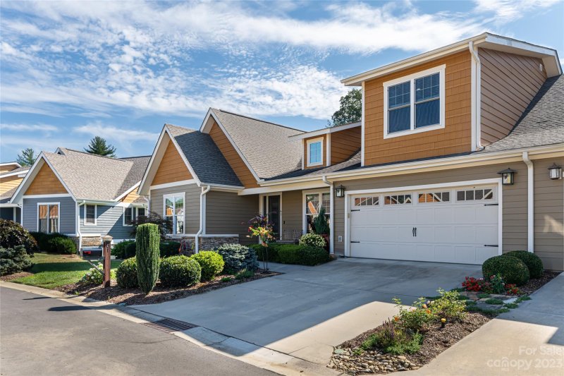 Property image 2 at 61 Creekside View Drive, Asheville, NC 28804