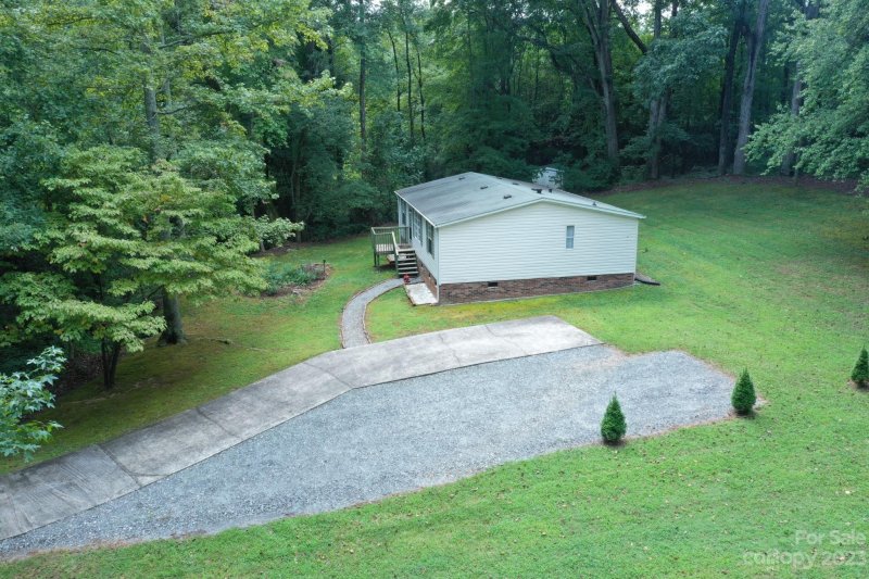 Property image 2 at 3355 Stony Brook Circle, Newton, NC 28658