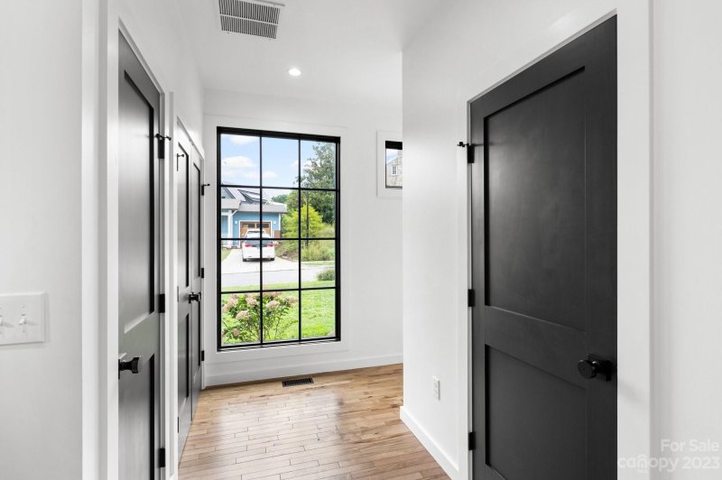 Property image 2 at 52 Malvern Walk, Asheville, NC 28806