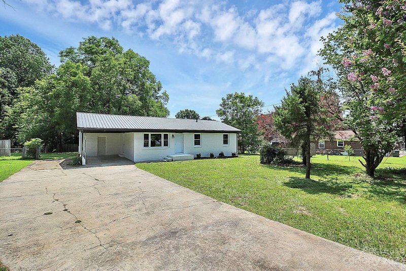 Property image 2 at 1433 Edgewood Road, Bessemer City, NC 28016