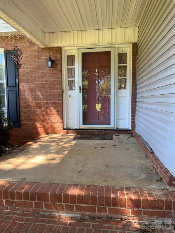 Property image 2 at 6906 Marlbrook Drive, Charlotte, NC 28212