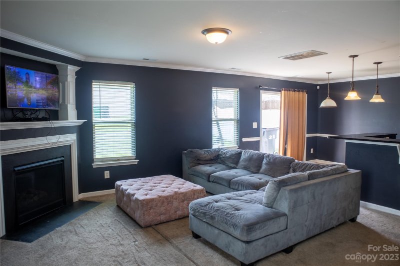 Property image 3 at 910 Rook Road, Charlotte, NC 28216