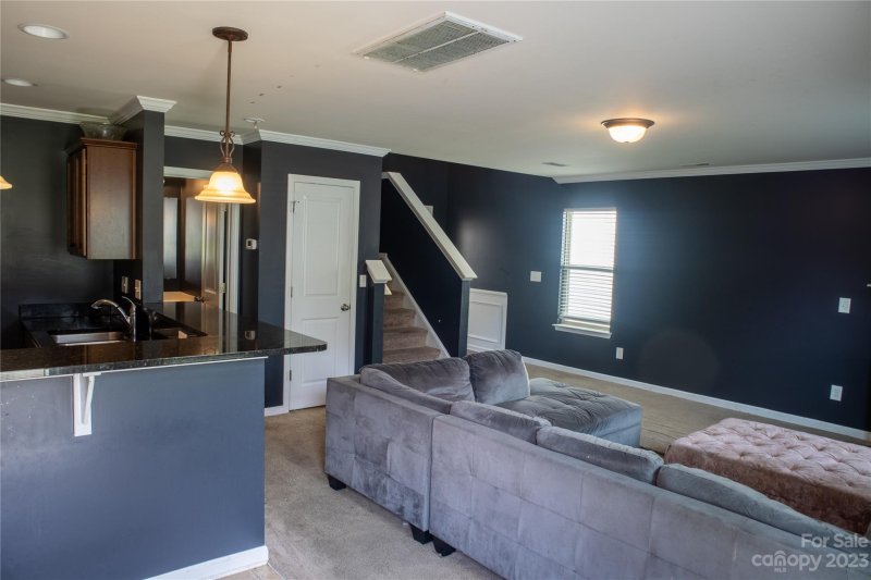 Property image 4 at 910 Rook Road, Charlotte, NC 28216