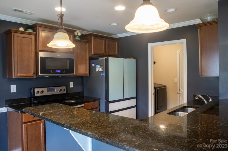 Property image 5 at 910 Rook Road, Charlotte, NC 28216