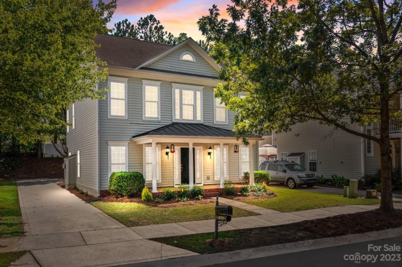 10226 Meadow Crossing Drive