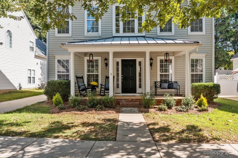 Property image 2 at 10226 Meadow Crossing Drive, Cornelius, NC 28031