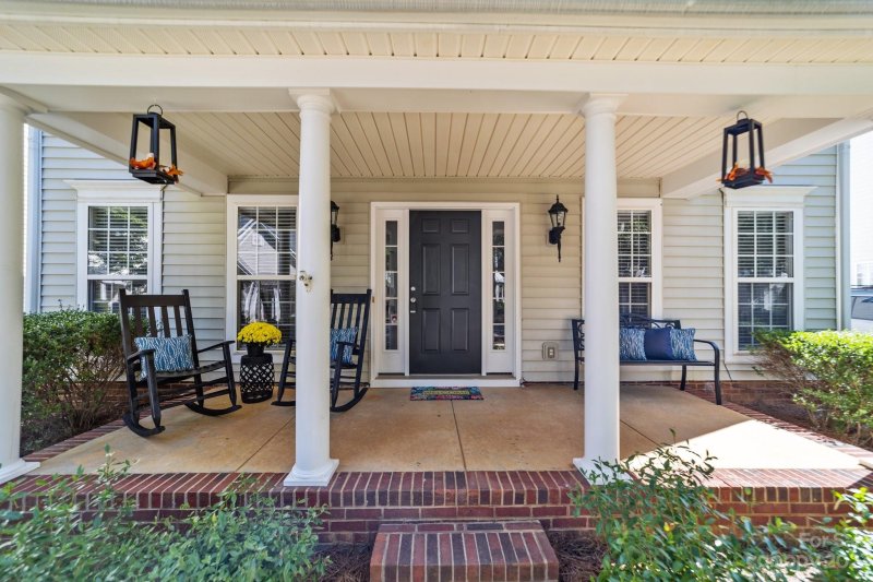 Property image 5 at 10226 Meadow Crossing Drive, Cornelius, NC 28031