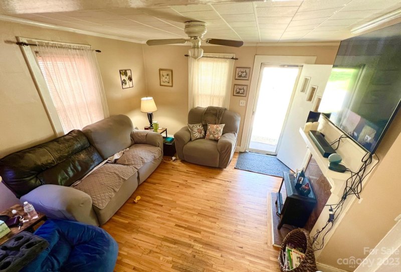 Property image 5 at 411 E Walnut Avenue, Gastonia, NC 28054