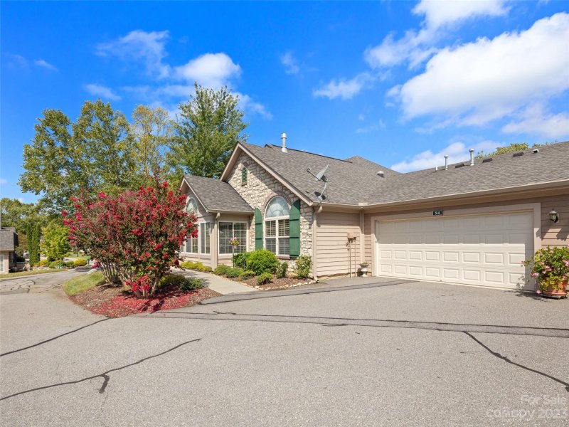 Property image 4 at 94 Mountain Meadow Circle, Weaverville, NC 28787