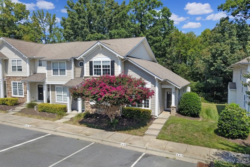 949 Copperstone Lane