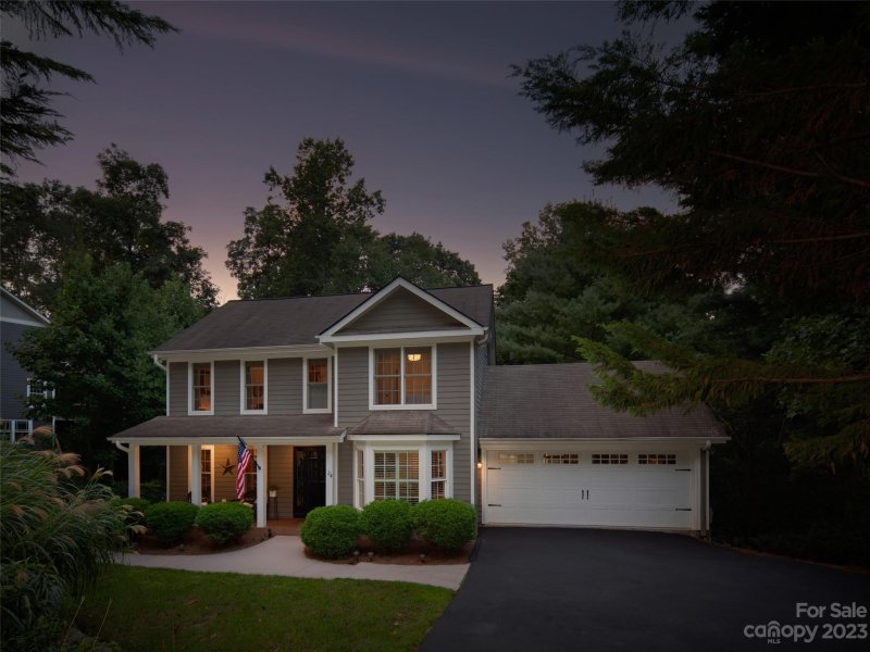 Property image 2 at 24 Weston Heights Drive, Asheville, NC 28803