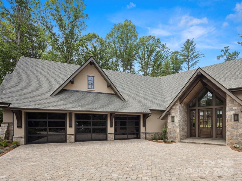 Property image 2 at 418 Moraine Court, Asheville, NC 28803