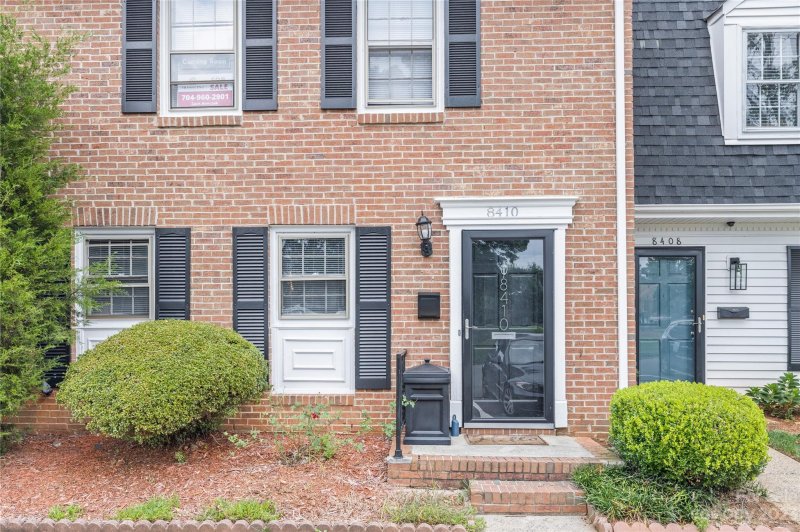 Property image 2 at 8410 Knights Bridge Road, Charlotte, NC 28210