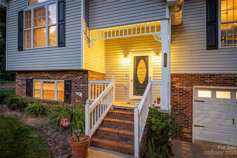Property image 4 at 1608 8th Street Circle, Hickory, NC 28602
