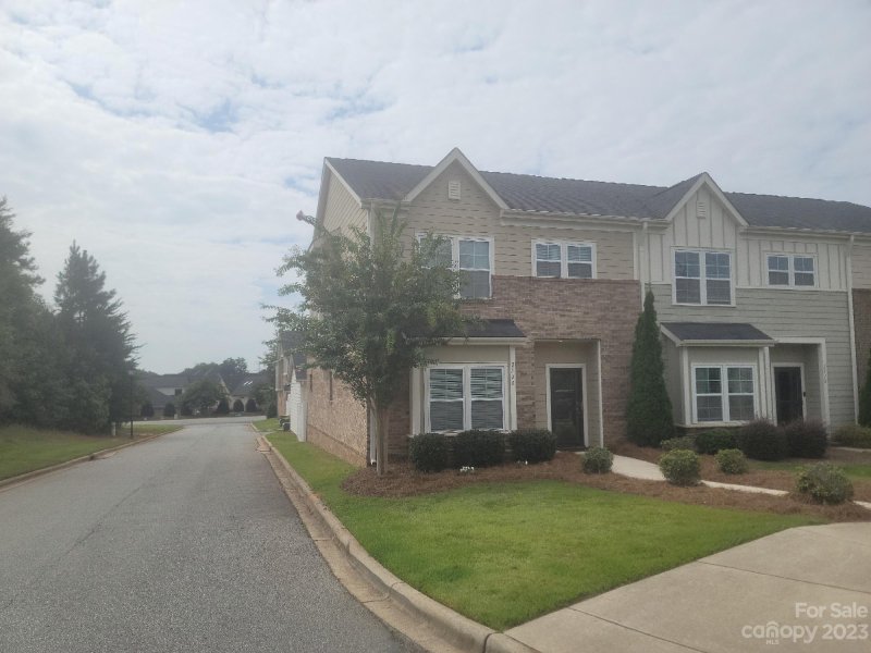 Property image 2 at 2520 Gallery Drive, Denver, NC 28037