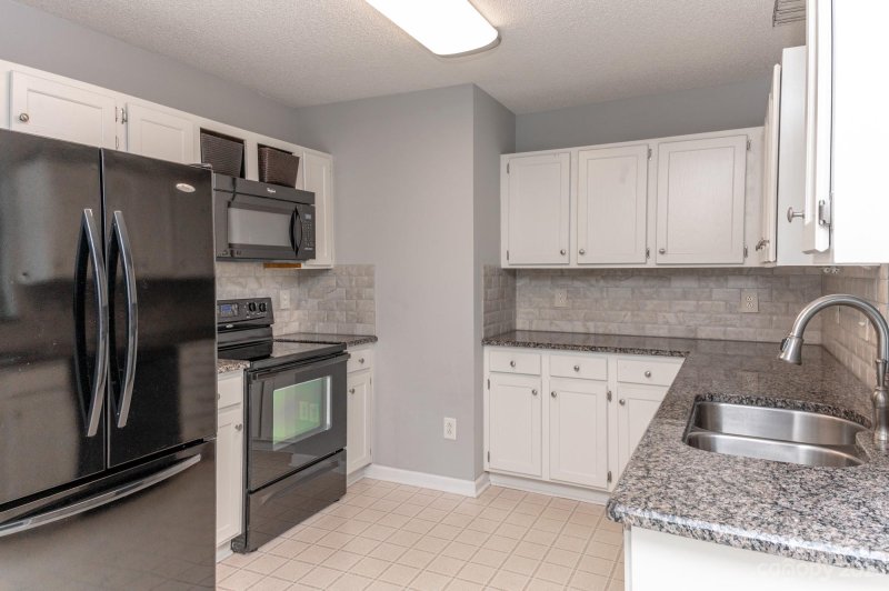 Property image 2 at 2755 Thistle Brook Drive, Concord, NC 28027