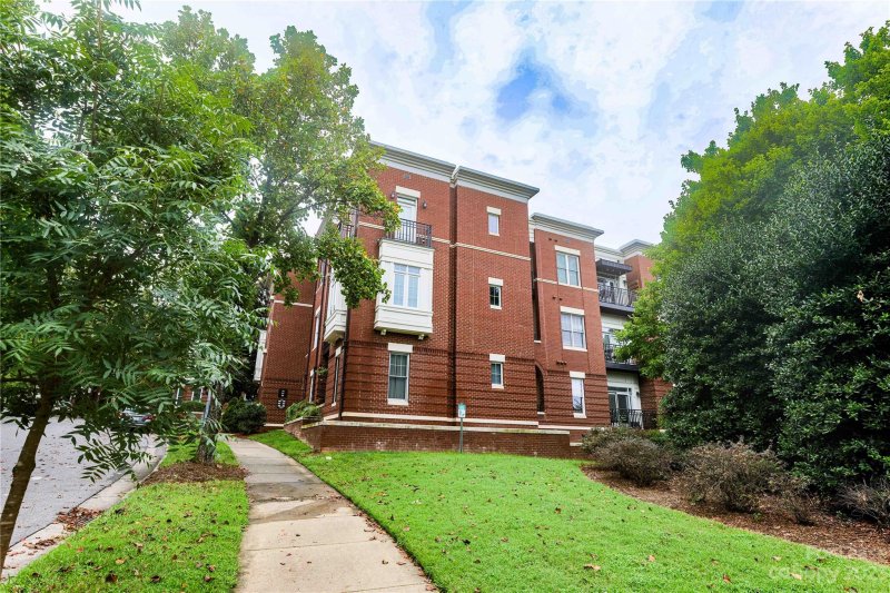 Property image 3 at 779 Garden District Drive, Charlotte, NC 28202