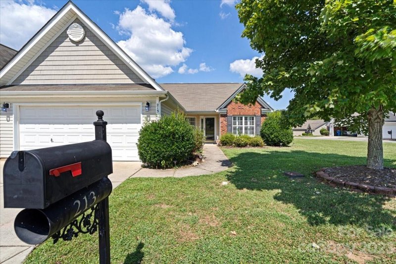 Property image 2 at 213 Woodbridge Circle, Mount Holly, NC 28120