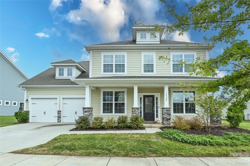 Property image 2 at 14325 Grundys Way, Davidson, NC 28036