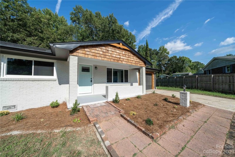 Property image 2 at 4301 Derrydowne Lane, Gastonia, NC 28056