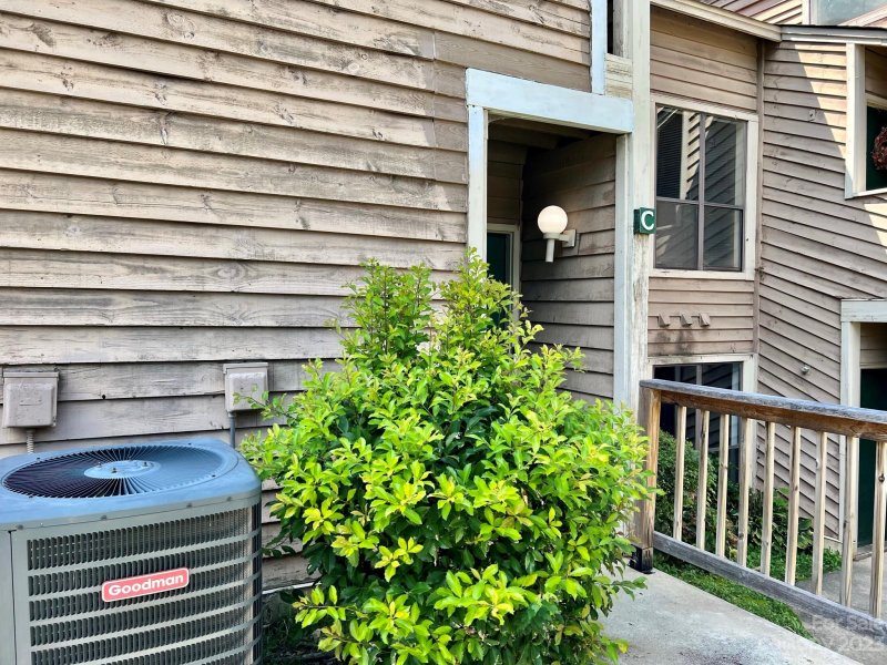 Property image 2 at 4408 Sharon Chase Drive, Charlotte, NC 28215