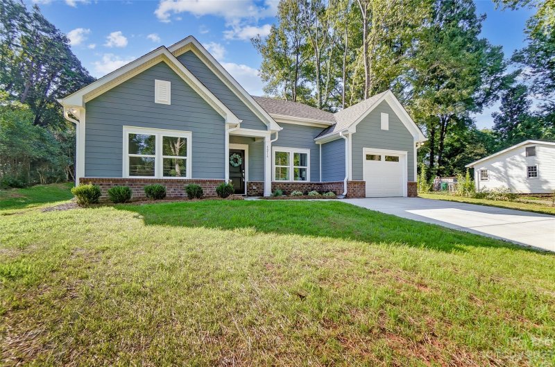 Property image 2 at 5216 Hoover Drive, Charlotte, NC 28269