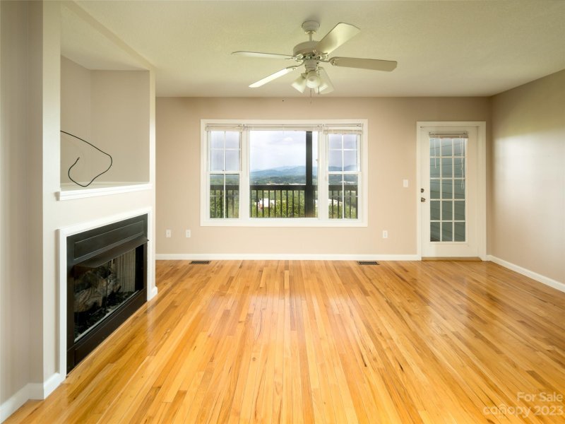 Property image 4 at 59 Rotunda Circle, Asheville, NC 28806