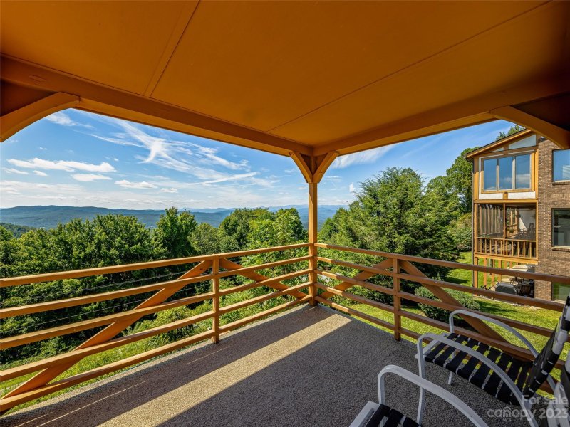 Property image 3 at 101 Fleetwood Plaza, Hendersonville, NC 28739