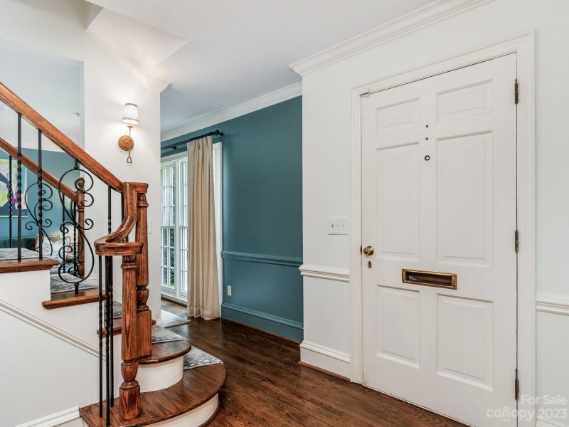 Property image 3 at 837 Greentree Drive, Charlotte, NC 28211