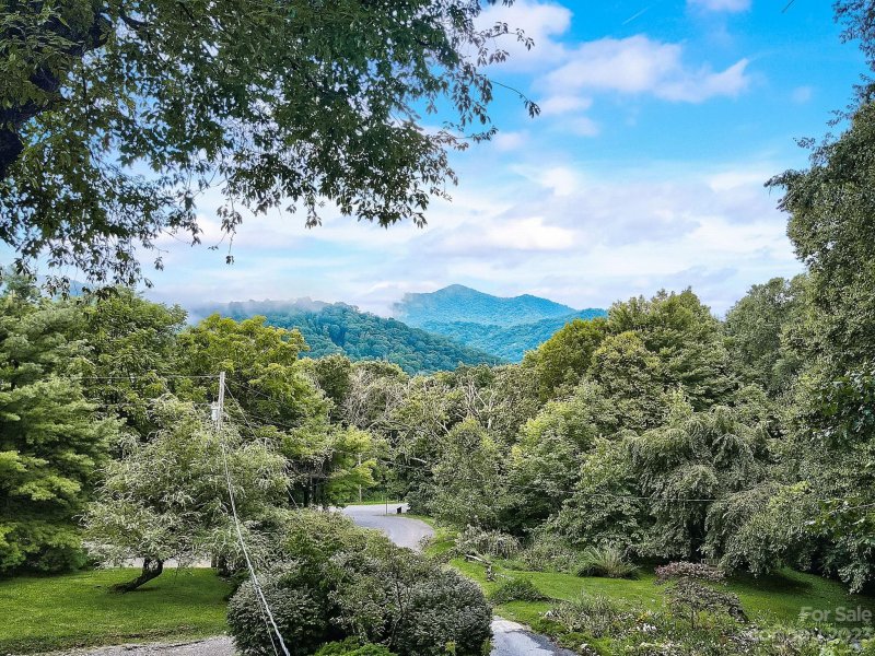 Property image 3 at 11 Boulder Way, Canton, NC 28716