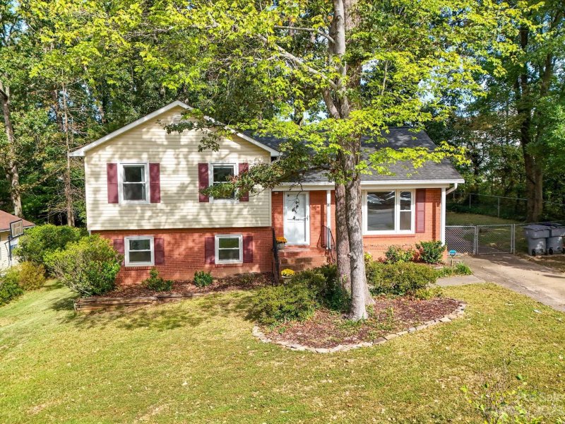 730 Pineborough Road