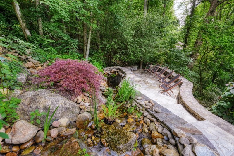 Property image 3 at 563 Betsy Ross Lane, Asheville, NC 28805