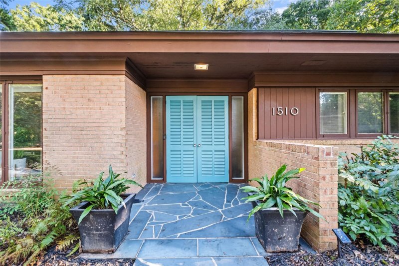 Property image 2 at 1510 Burtonwood Circle, Charlotte, NC 28212