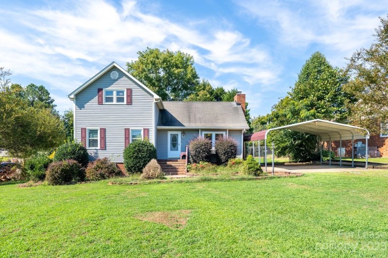 2415 Gleneagles Drive