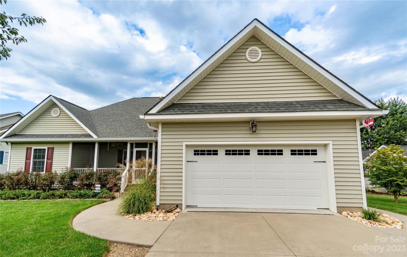 Property image 2 at 106 Beaver Dam Drive, Mills River, NC 28759